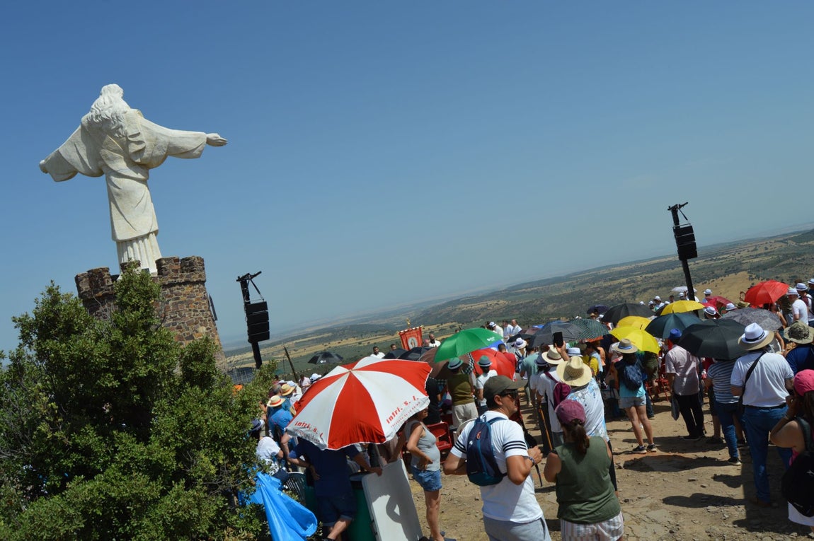 Toledo peregrina al 'Cristo del Corcovado' de La Jara
