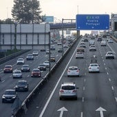 La autovía A-49 en el carril de sentido a Huelva