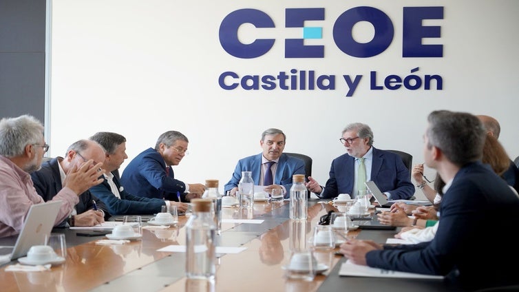 CEOE Castilla y León también reclama elecciones generales: «¡Basta ya!»