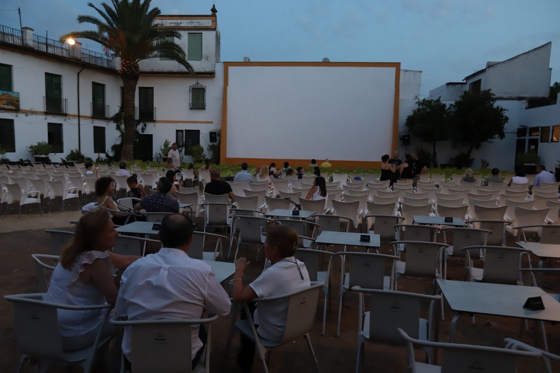 El inicio de la temporada de cines de verano en Córdoba, en imágenes