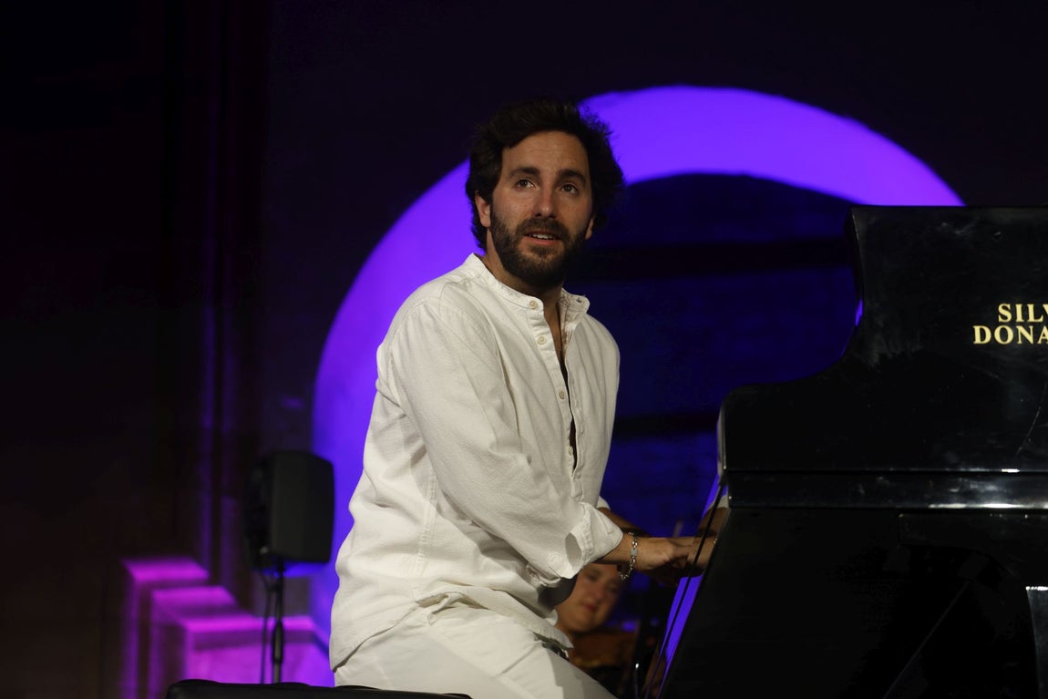 El Pele y Chico Pérez deslumbran con su talento en la Noche Blanca del Flamenco en Córdoba, en imágenes