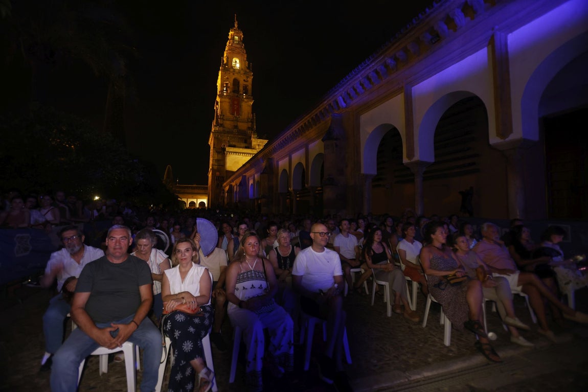 El Pele y Chico Pérez deslumbran con su talento en la Noche Blanca del Flamenco en Córdoba, en imágenes