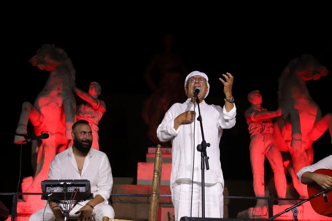 El Pele y Chico Pérez deslumbran con su talento en la Noche Blanca del Flamenco en Córdoba, en imágenes