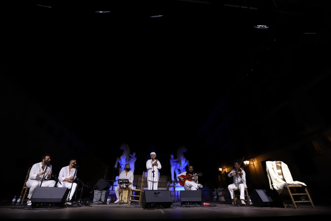 El Pele y Chico Pérez deslumbran con su talento en la Noche Blanca del Flamenco en Córdoba, en imágenes
