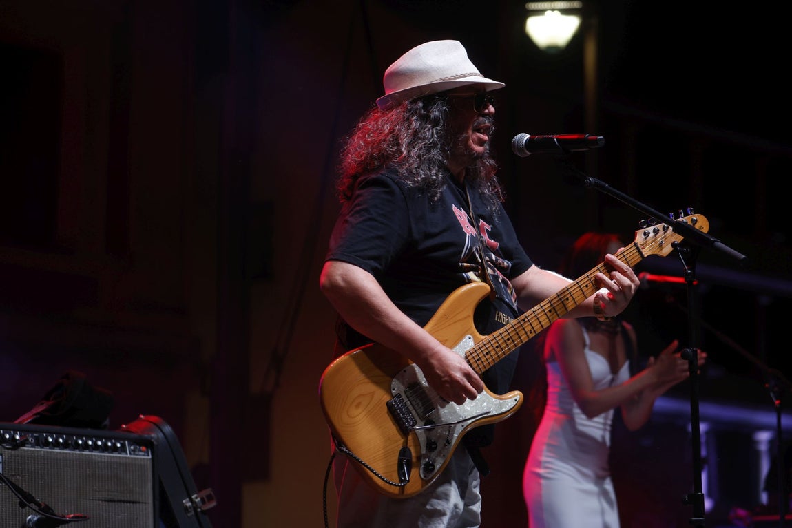 Raimundo Amador y Califato ¾ brillan en la Noche Blanca del Flamenco en Córdoba