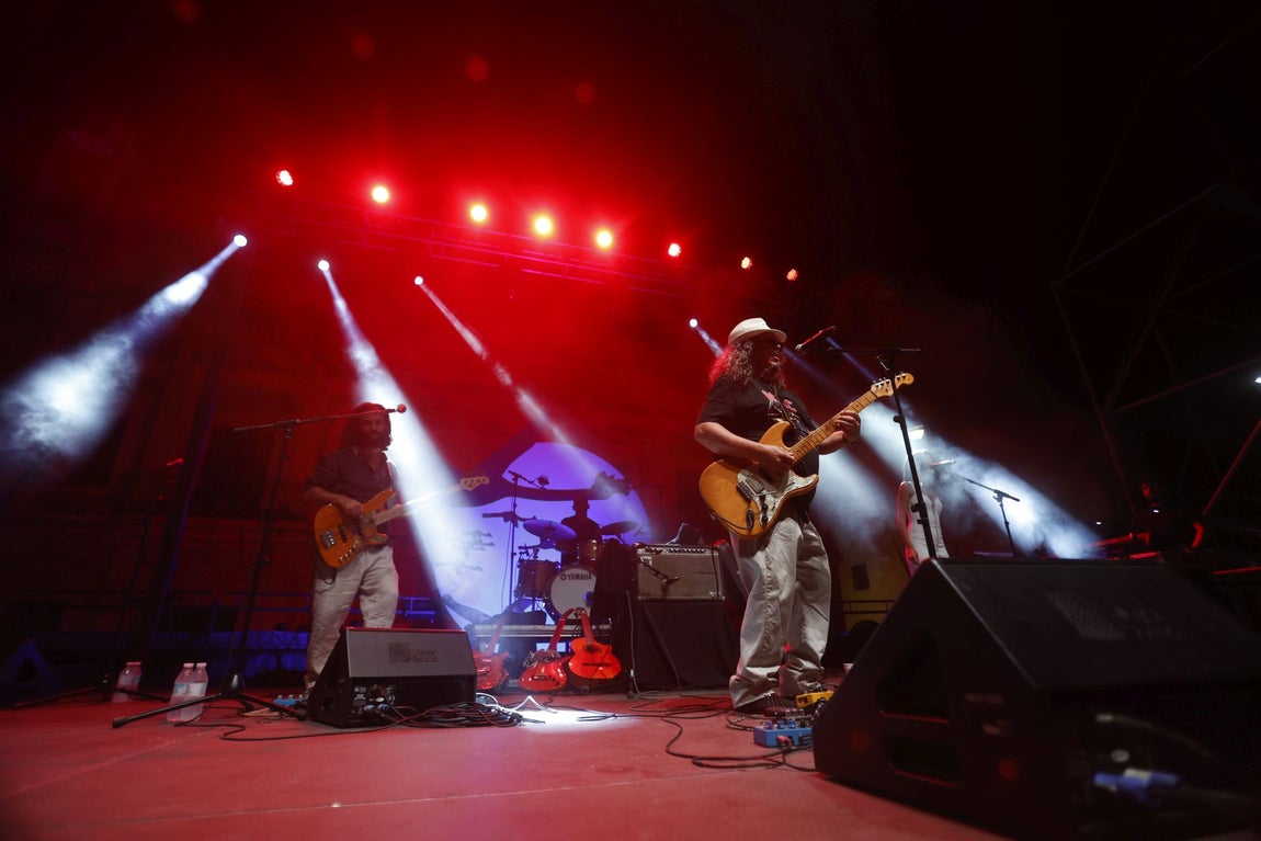 Raimundo Amador y Califato ¾ brillan en la Noche Blanca del Flamenco en Córdoba