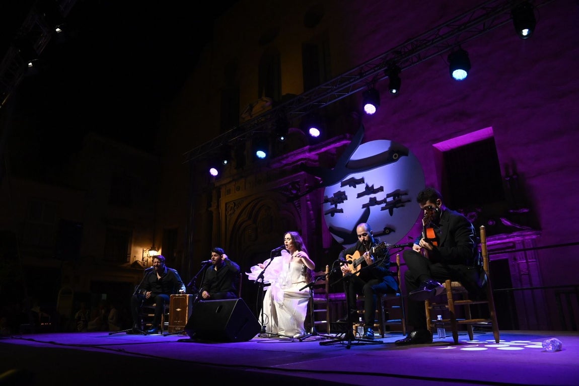 La pureza de Aurora Vargas y la fuerza de Rocío Luna y Rafa del Calli en La Noche Blanca del Flamenco de Córdoba, en imágenes