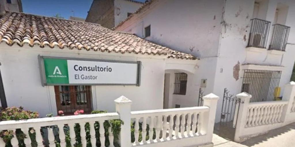 Salud presume de haber hecho siete hospitales y más de 60 centros sanitarios