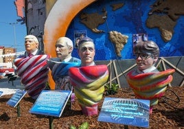 Las Hogueras de Alicante unen a Sánchez con Putin, Trump y Puigdemont: 'Los cuatro jinetes del Apocalipsis'
