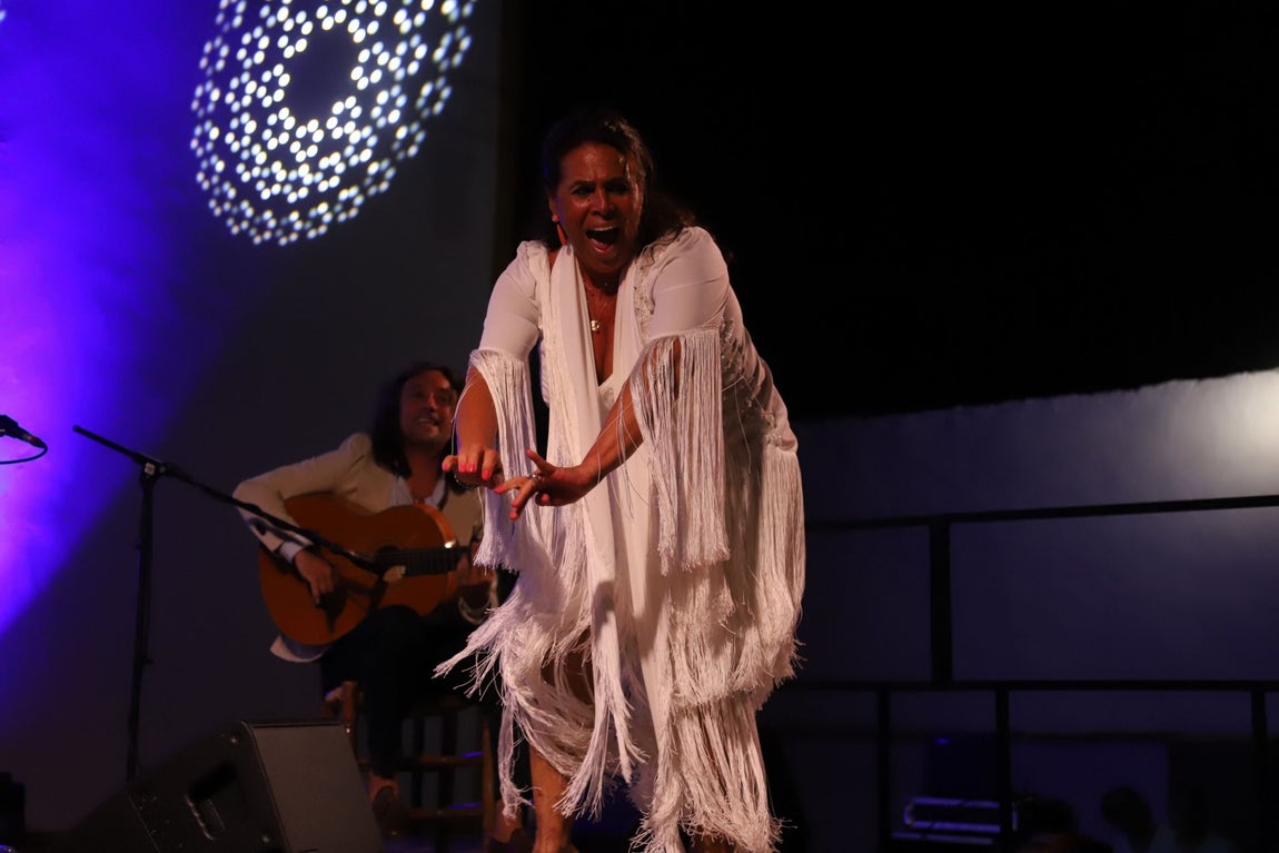 La pureza de Aurora Vargas y la fuerza de Rocío Luna y Rafa del Calli en La Noche Blanca del Flamenco de Córdoba, en imágenes