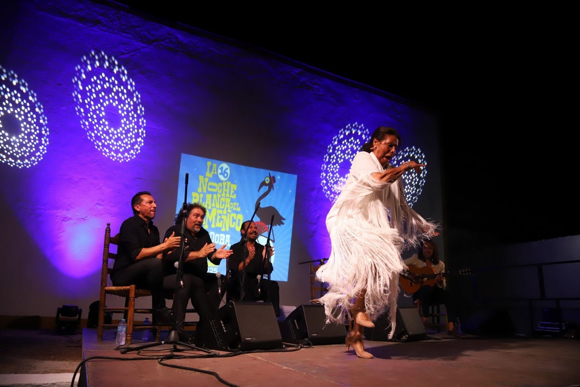 La pureza de Aurora Vargas y la fuerza de Rocío Luna y Rafa del Calli en La Noche Blanca del Flamenco de Córdoba, en imágenes
