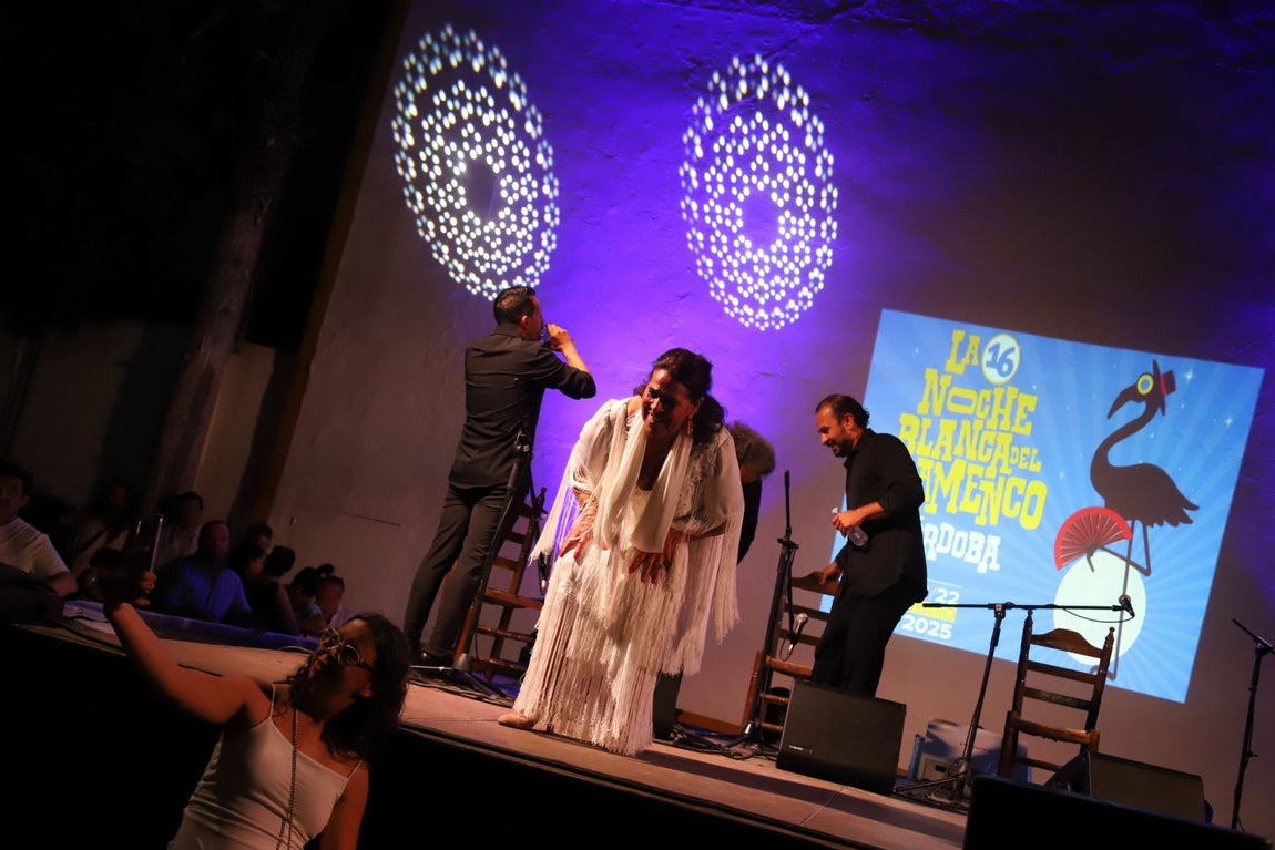 La pureza de Aurora Vargas y la fuerza de Rocío Luna y Rafa del Calli en La Noche Blanca del Flamenco de Córdoba, en imágenes