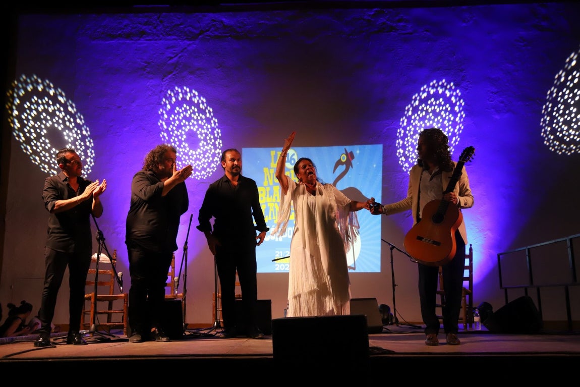 La pureza de Aurora Vargas y la fuerza de Rocío Luna y Rafa del Calli en La Noche Blanca del Flamenco de Córdoba, en imágenes