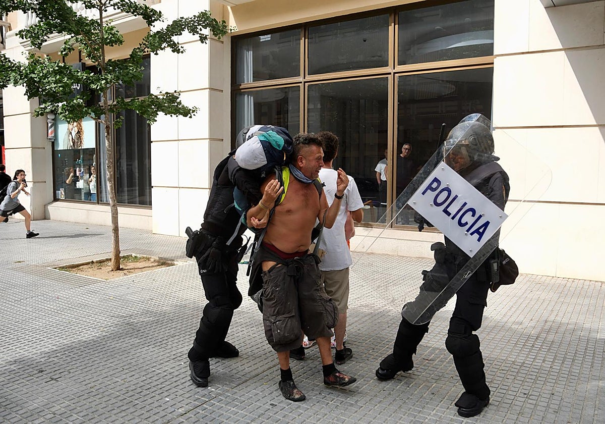 Tres nuevos detenidos en protestas de trabajadores del metal en Cádiz ...