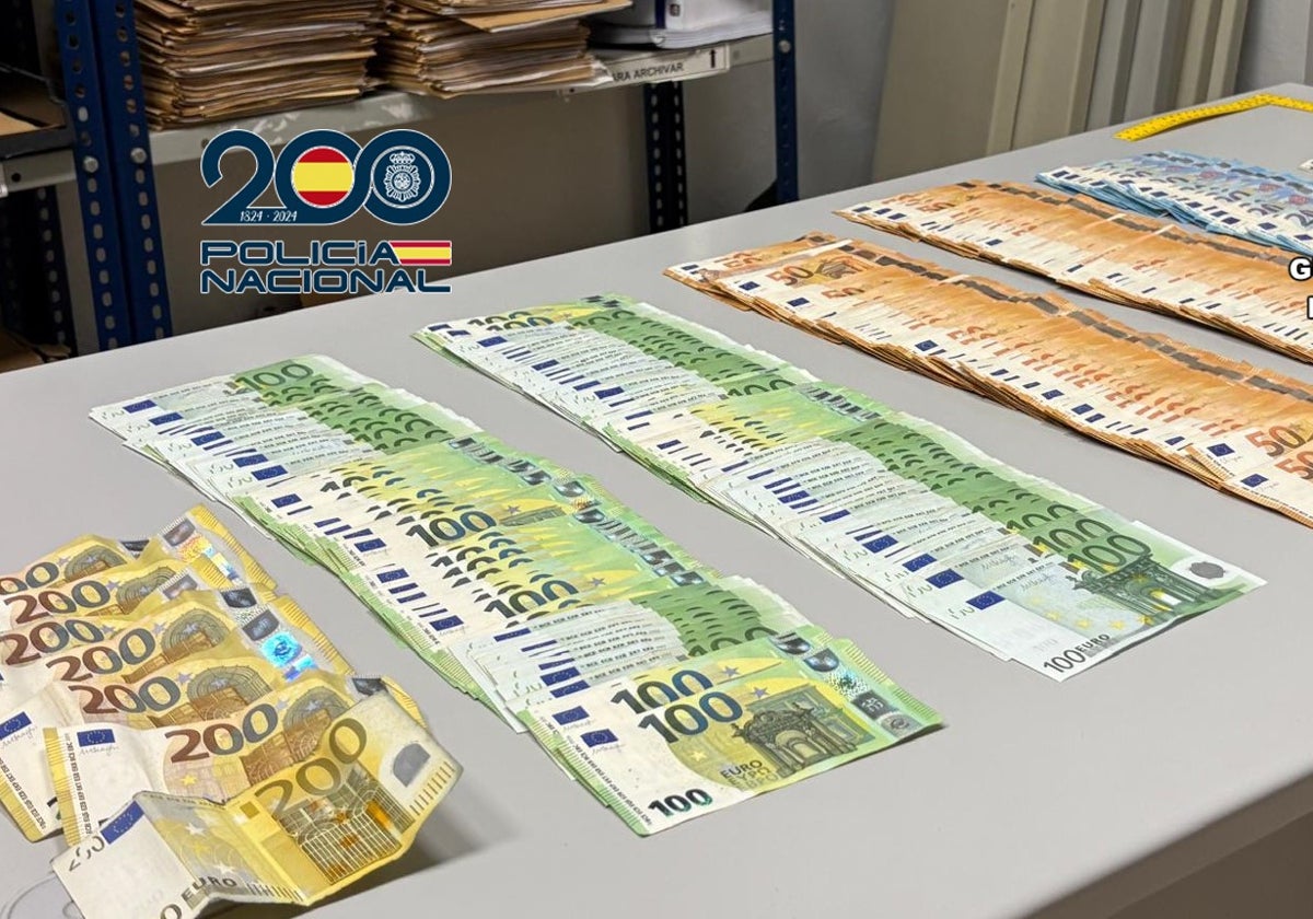 Imagen del dinero en efectivo intervenido a las detenidas por estafas mediante empadronamientos en Valencia