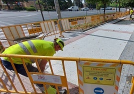 Antonio Gaudí vuelve a Córdoba: el Ayuntamiento repone en Vallellano las baldosas que dibujó el arquitecto