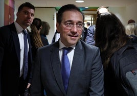 La Asociación de Diplomáticos Españoles reclama un reunión a Albares tras meses de silencio