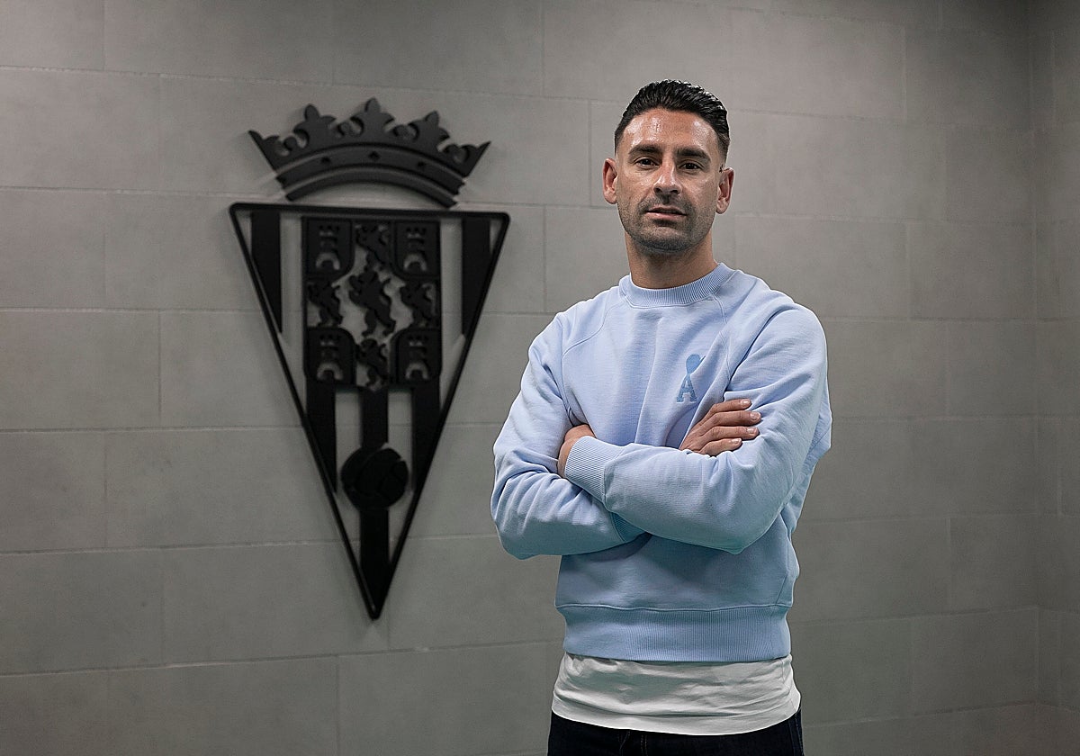 Kike Márquez posa durante una entrevista para ABC en El Arcángel