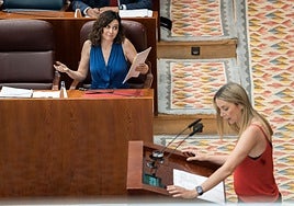 El PSOE de Madrid rechaza enfrentarse a Ayuso en la Asamblea durante el verano