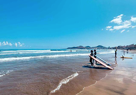 Muere ahogado un bañista de 47 años en la céntrica playa de Las Canteras (Gran Canaria)