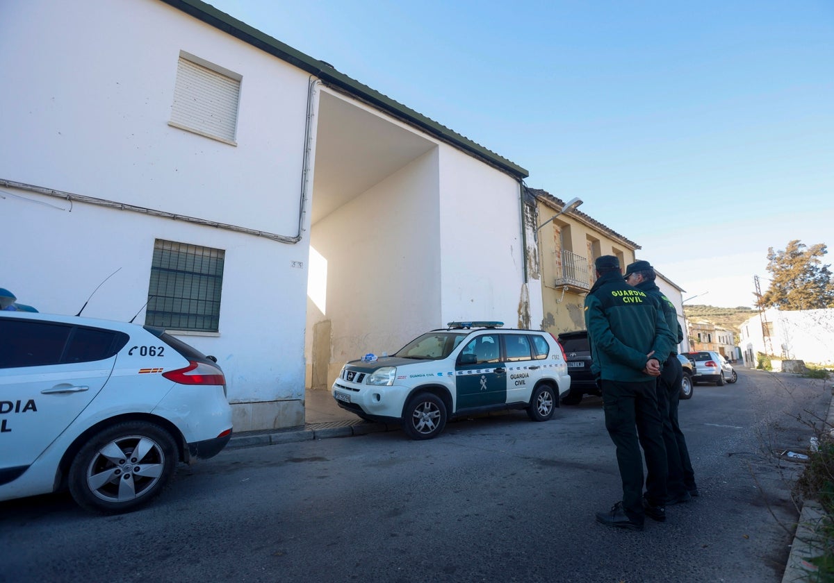 La Guardia Civil en una operación en Puente Genil este año