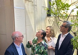 Una placa en el Centro Lorca recuerda la relación del poeta con el cantautor canadiense Leonard Cohen