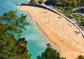 La playa del País Vasco que conquistó a Bruce Springsteen: un enclave natural de 600 metros con arena dorada