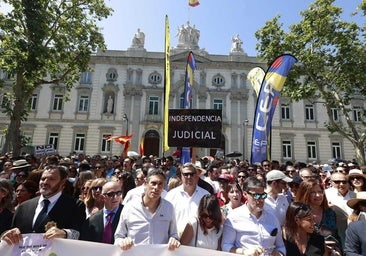 Una multitud de jueces y fiscales, contra la amenaza de su independencia