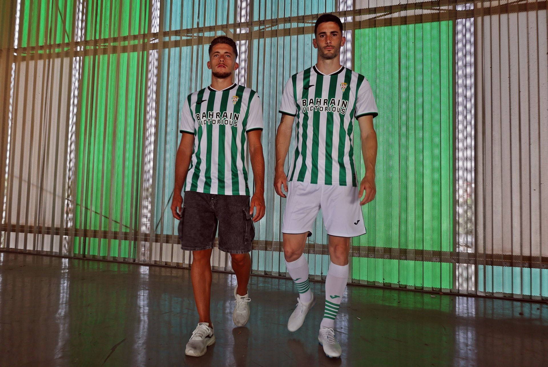 La nueva camiseta oficial del Córdoba CF para la temporada 2025-2026, en imágenes