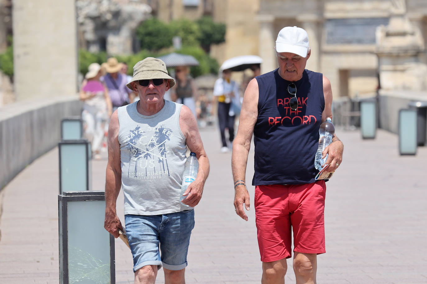 Las imágenes de un tórrido domingo en Córdoba a más de 43 grados