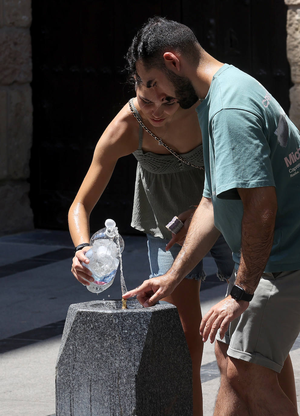 Las imágenes de un tórrido domingo en Córdoba a más de 43 grados