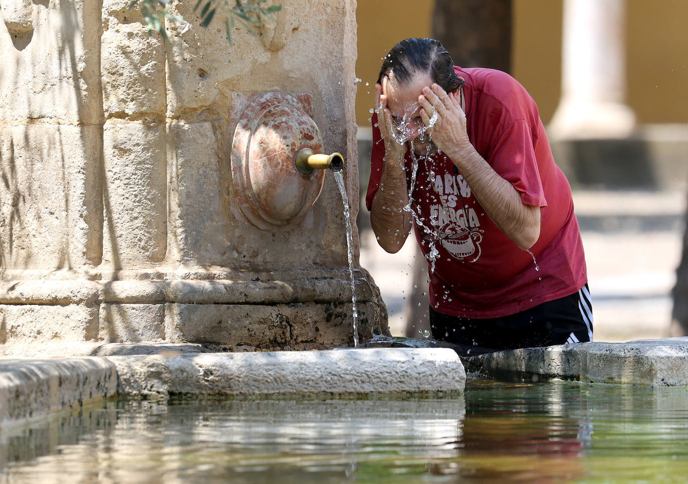 Las imágenes de un tórrido domingo en Córdoba a más de 43 grados