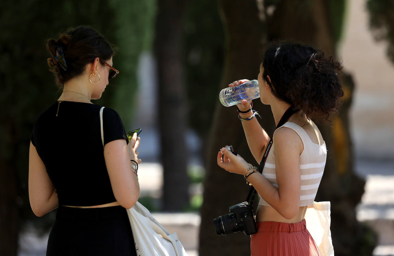 Las imágenes de un tórrido domingo en Córdoba a más de 43 grados