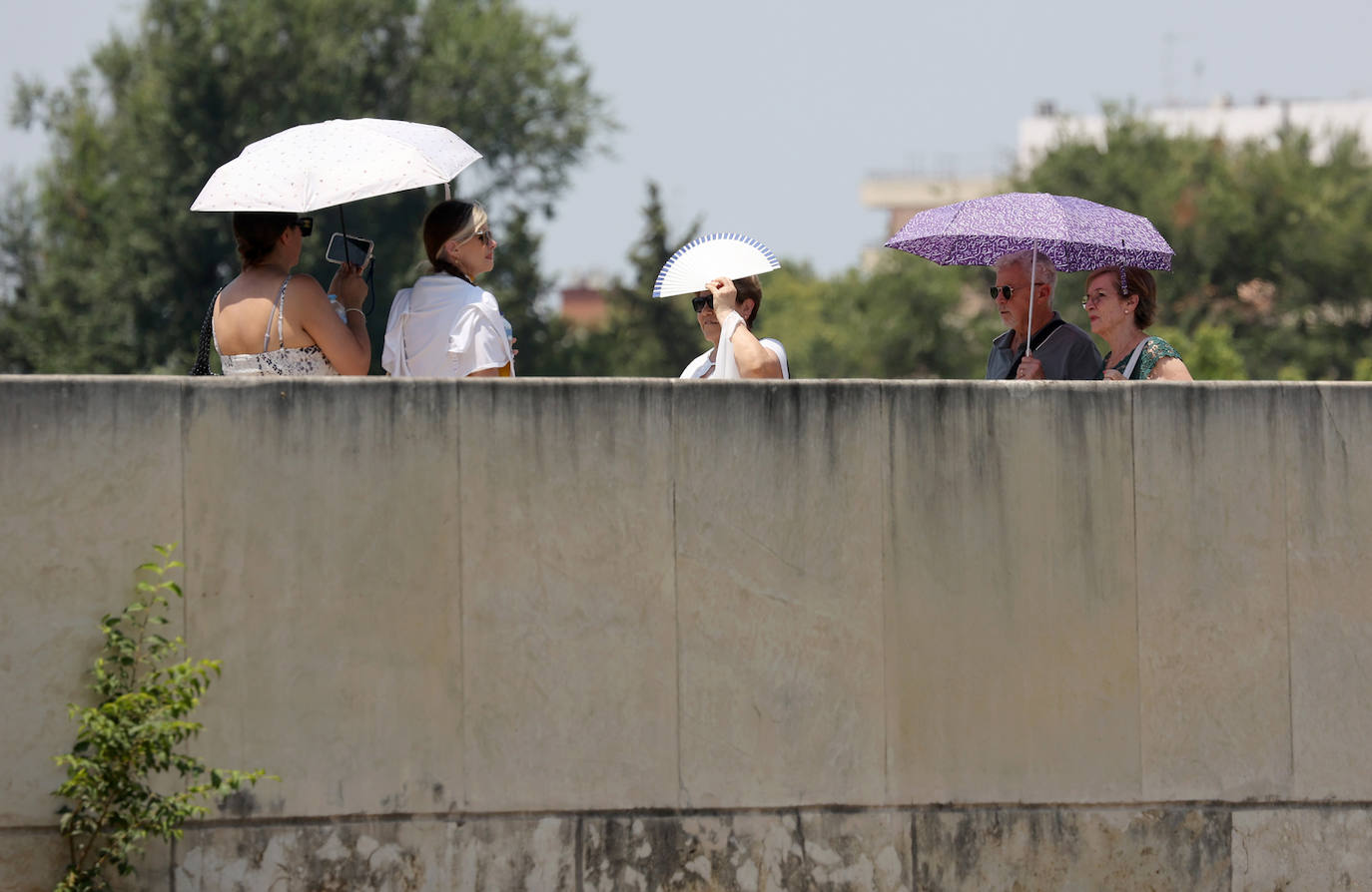 Las imágenes de un tórrido domingo en Córdoba a más de 43 grados