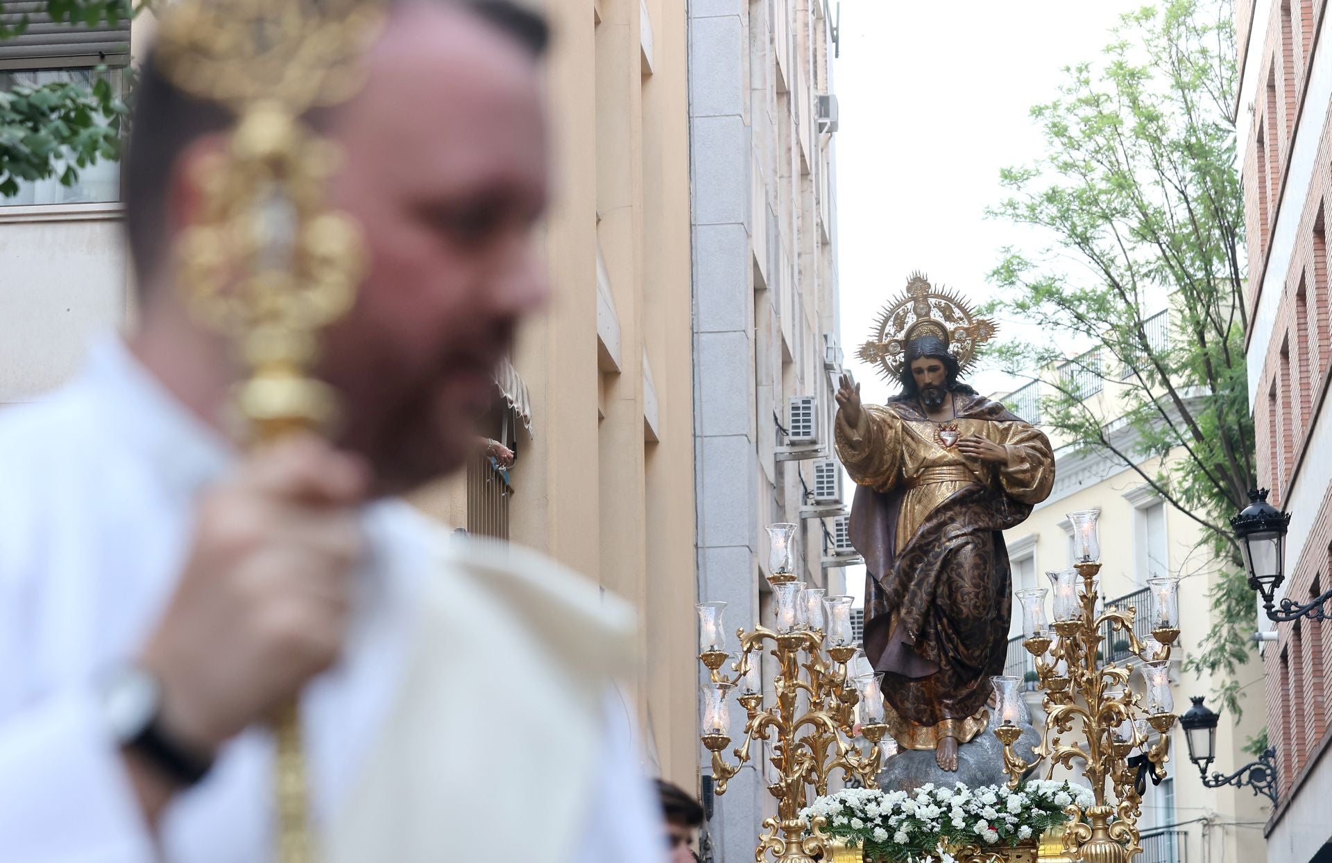 La procesión del Sagrado Corazón de Jesús por el Centro de Córdoba, en imágenes