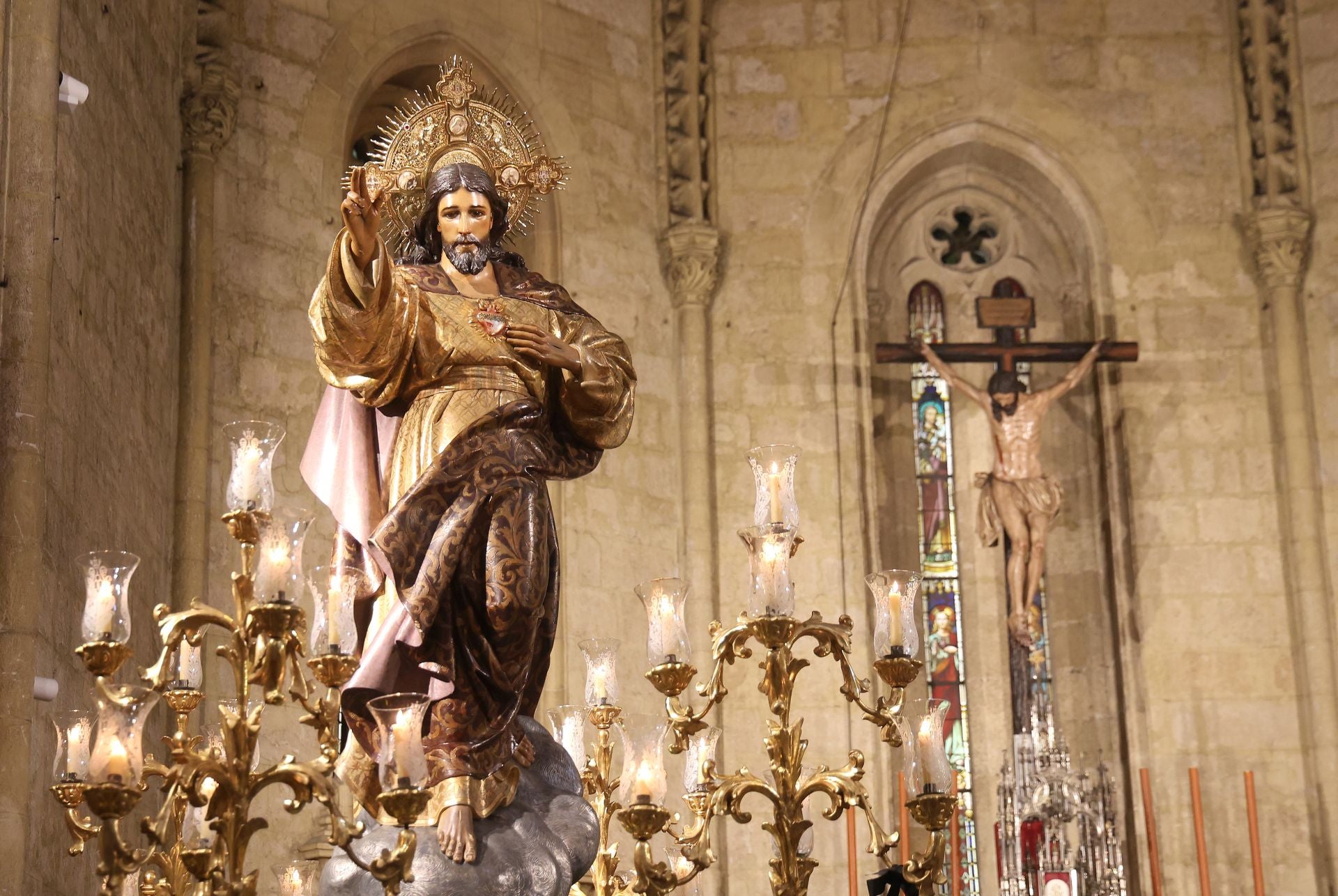 La procesión del Sagrado Corazón de Jesús por el Centro de Córdoba, en imágenes