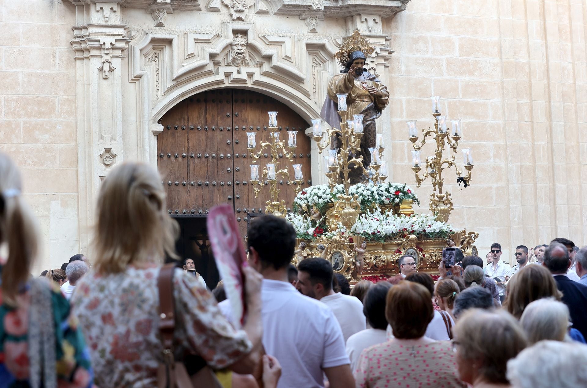 La procesión del Sagrado Corazón de Jesús por el Centro de Córdoba, en imágenes