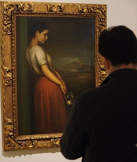 Imagen secundaria 2 - Arriba, 'Familia Casana', propiedad de Blas García. Debajo, subasta de 'La Consagración de la copla' en 2003. A la derecha, 'Joven con jarro'