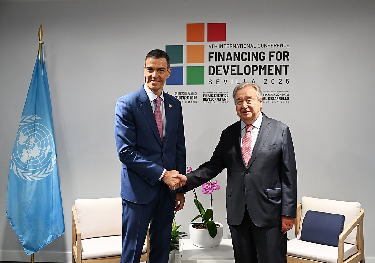 Pedro Sánchez y el secretario general de Naciones Unidas, António Guterres