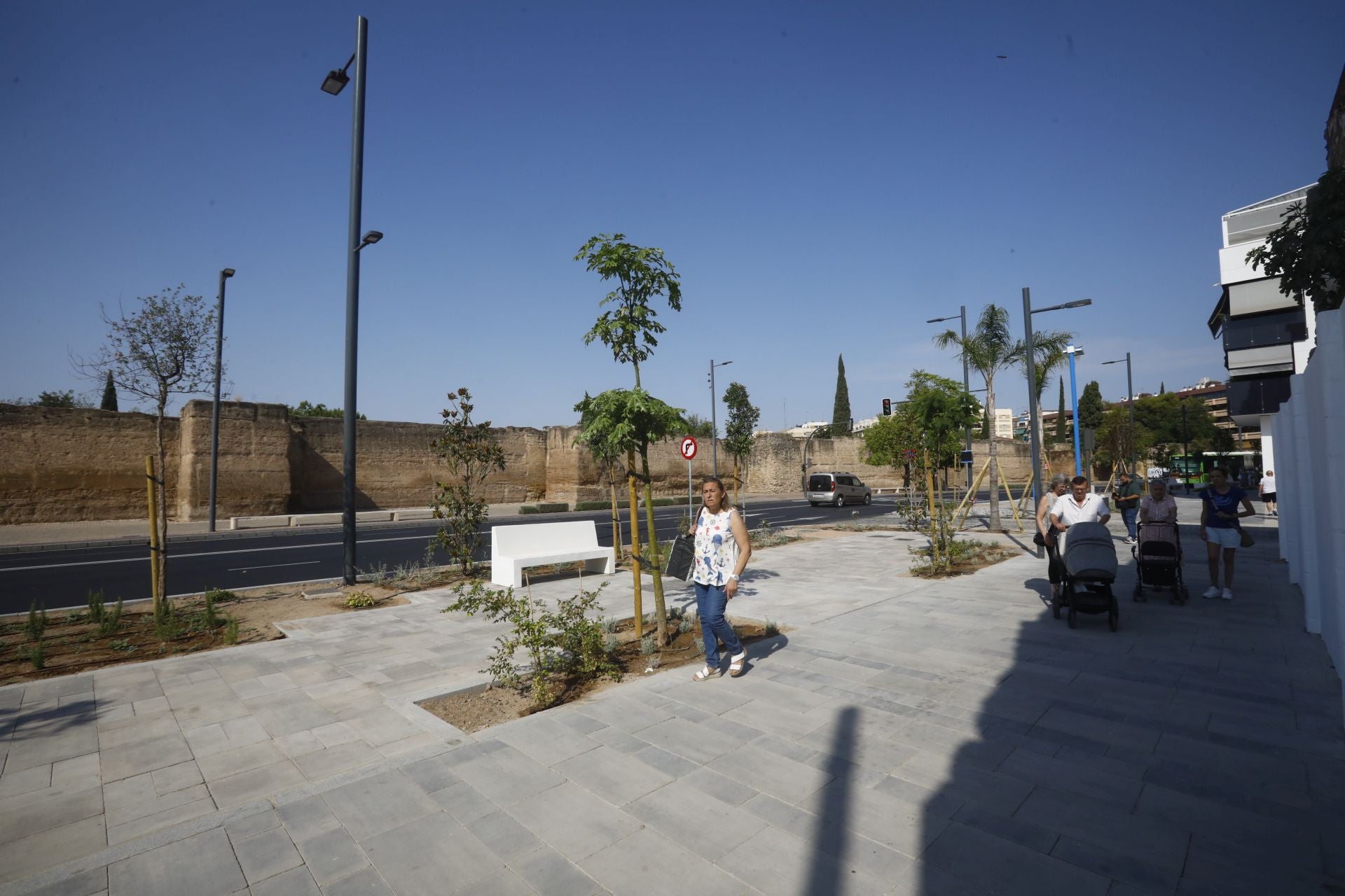 Así ha quedado la nueva Ronda de Marrubial tras las obras, en imágenes