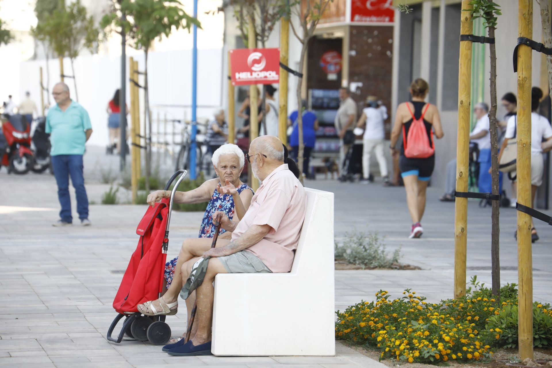 Así ha quedado la nueva Ronda de Marrubial tras las obras, en imágenes