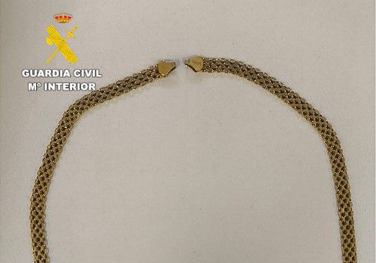 Imagen de una cadena de oro robada a una anciana en Castellón
