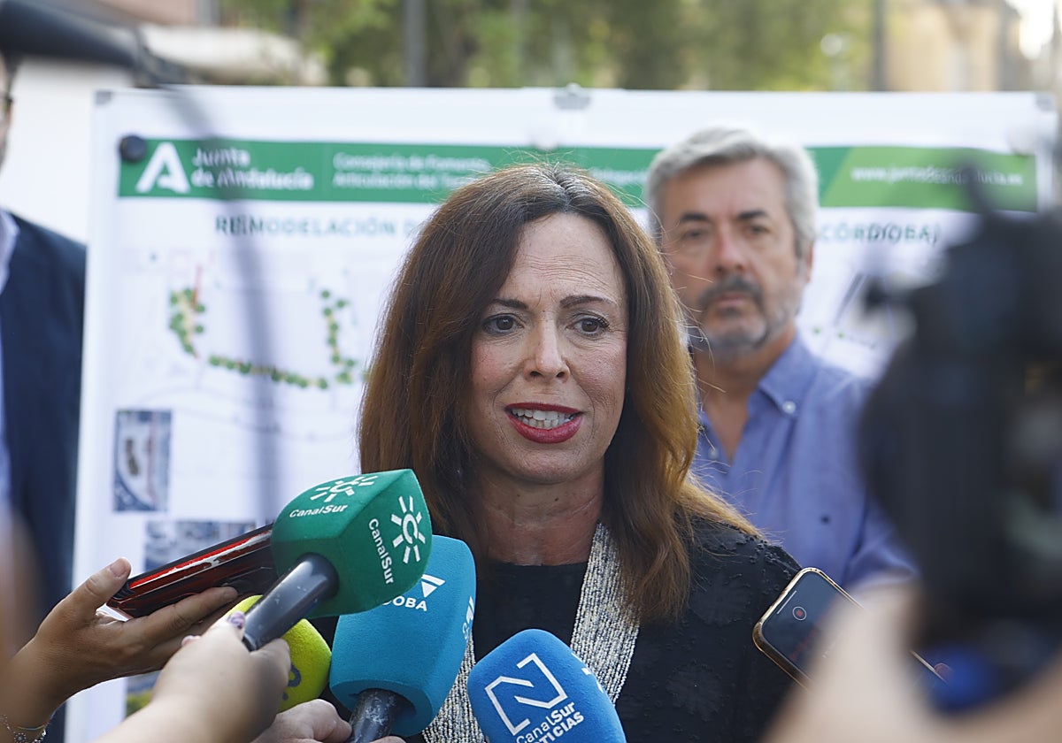 La consejera de Fomento de la Junta, Rocío Díaz, este lunes en la Ronda del Marrubial