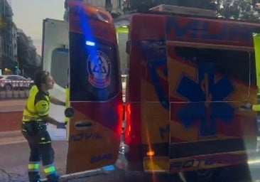 Buscan al conductor de una moto de alquiler por atropellar a un peatón y escapar