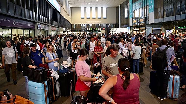 Los trenes entre Madrid y Andalucía ya circulan tras 14 horas de caos