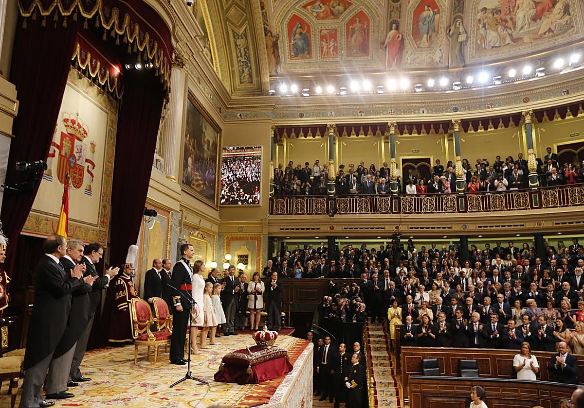 Las Cortes aclaman a Felipe VI tras su coronación