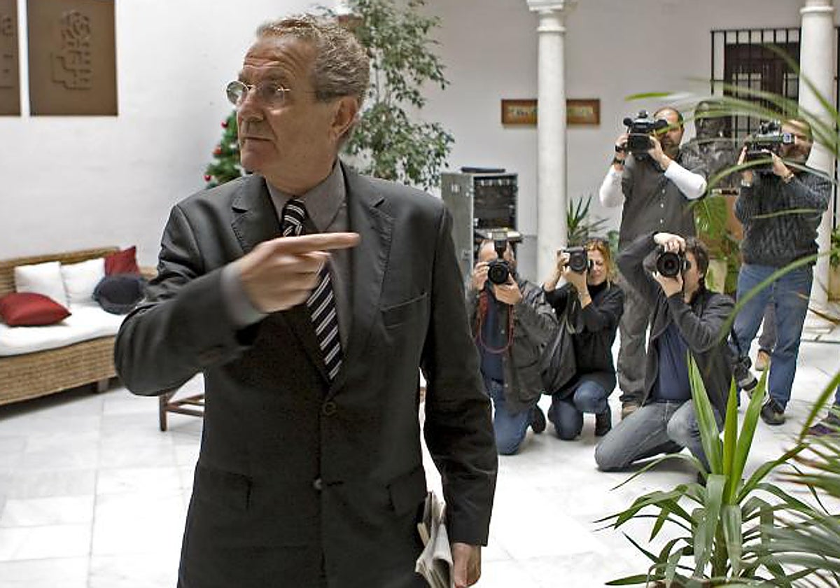 Luis Yáñez, en su etapa como eurodiputado del PSOE, en una imagen de archivo en 2010