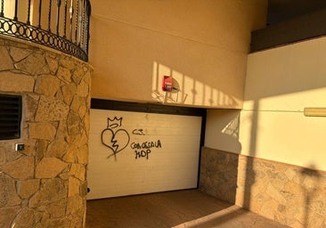 El PSOE de Ávila denuncia pintadas «de odio» en casa de una concejala en Candeleda