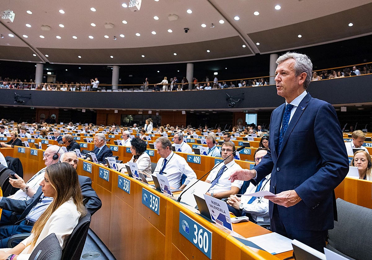 El presidente gallego, Alfonso Rueda, durante el pleno del Comité de las Regiones