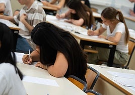 Indignación en la PAU de Valencia por usar una foto de la dana en un examen: «No tienen empatía o son malas personas»